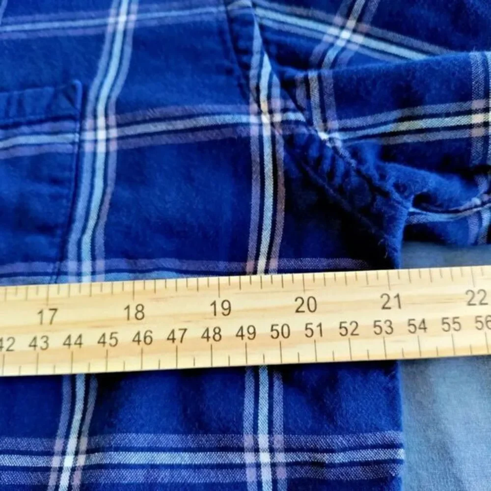 J. Crew Men L Button Blue/White Plaid Long Sleeves Flannel Work Chore Barn Shirt